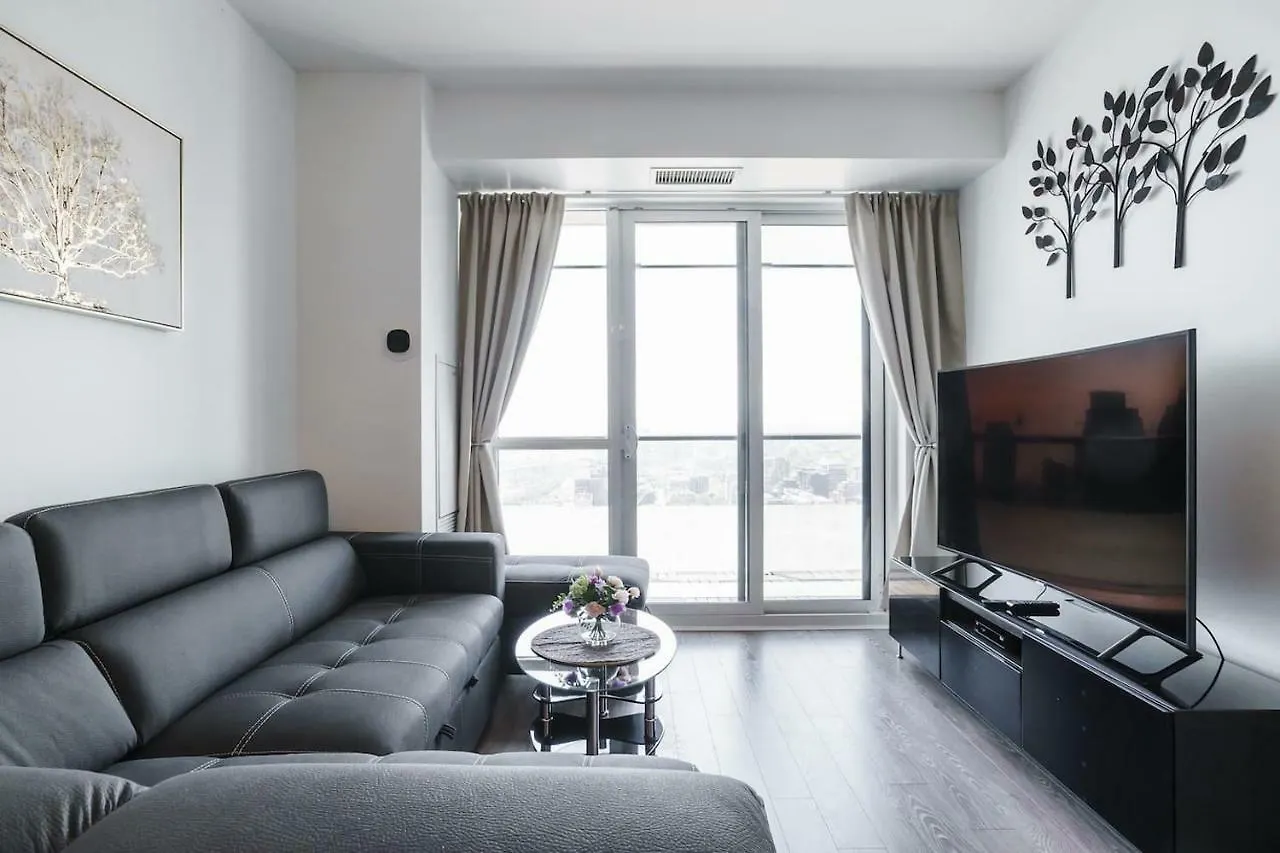 Bright Condo In The Heart Of Toronto Canada