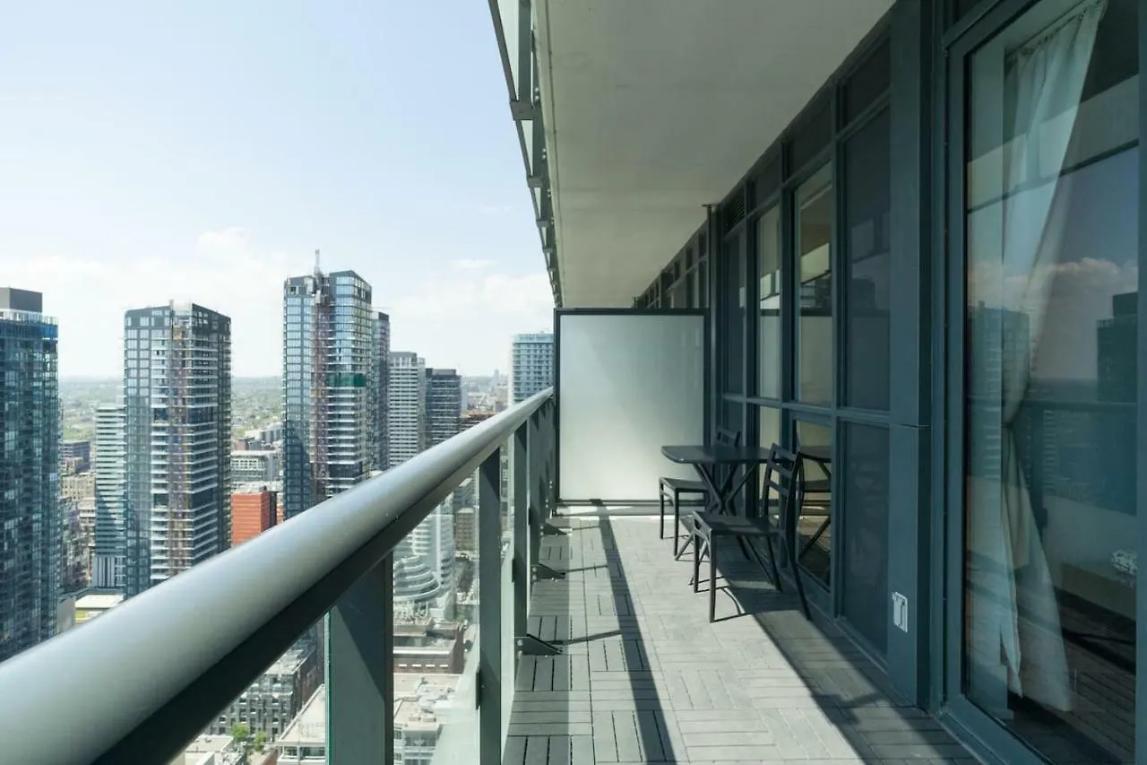 Bright Condo In The Heart Of Toronto